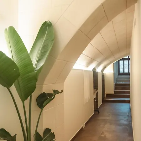 לינה וארוחת בוקר Little House אלטאמורה