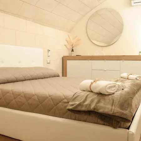 Little House Bed & Breakfast *