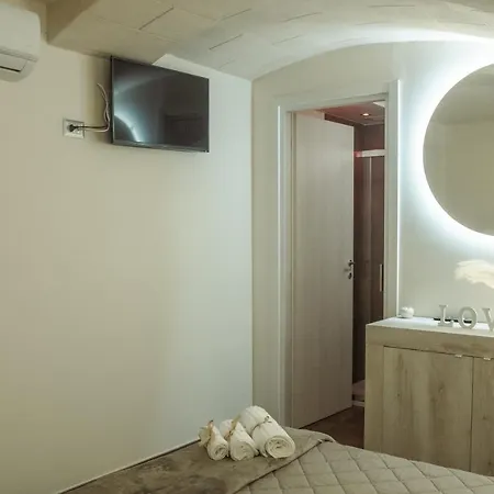 Bed & Breakfast Little House 3*