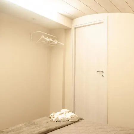 Little House Bed & Breakfast *