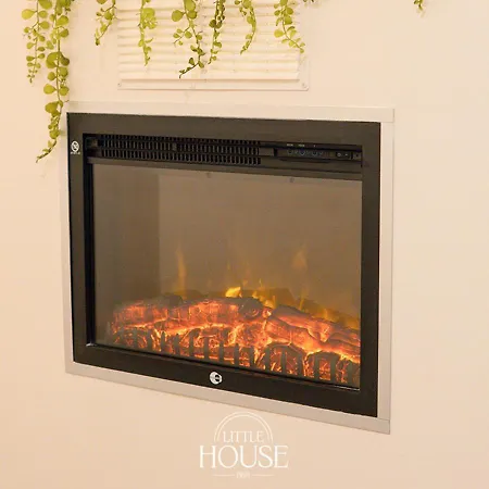 Bed & Breakfast Little House