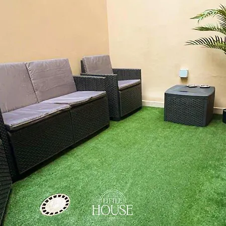 לינה וארוחת בוקר Little House אלטאמורה