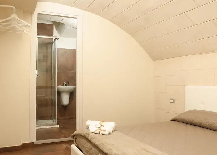 Little House Bed & Breakfast